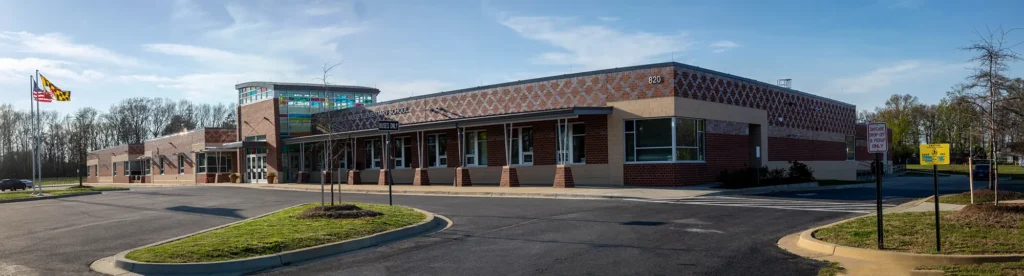 Dr. Mudd ES 1 Photo by Smolen Emr Ilkovitch Architects