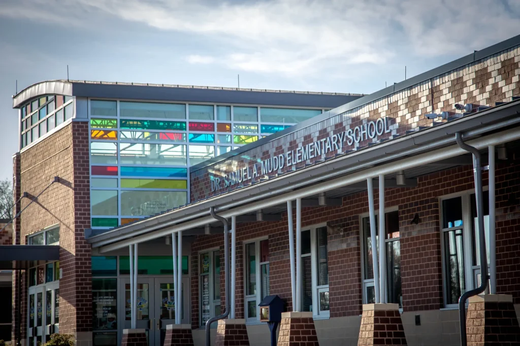 Dr. Mudd ES 7 Photo by Smolen Emr Ilkovitch Architects