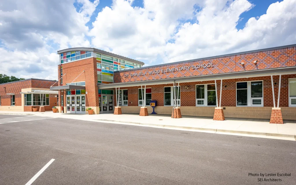 Dr. Mudd ES - SEI 6 Photo by Smolen Emr Ilkovitch Architects