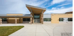 Photo by Smolen Emr Ilkovitch Architects